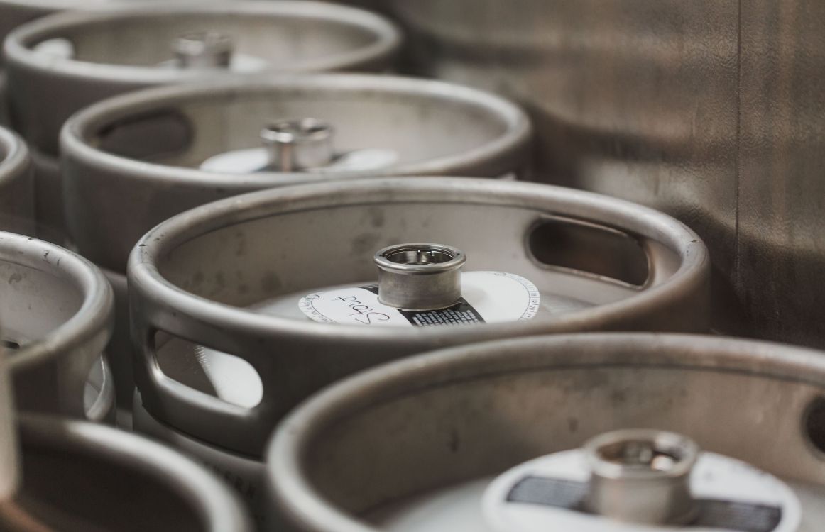 How Do Breweries Clean Kegs?